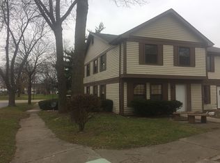 22 Fernwood Dr #22B, Bolingbrook, IL 60440