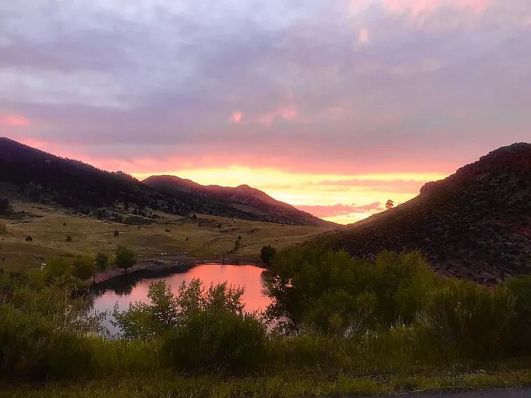 Dixon cove of Horsetooth Reservoir in walking distance.