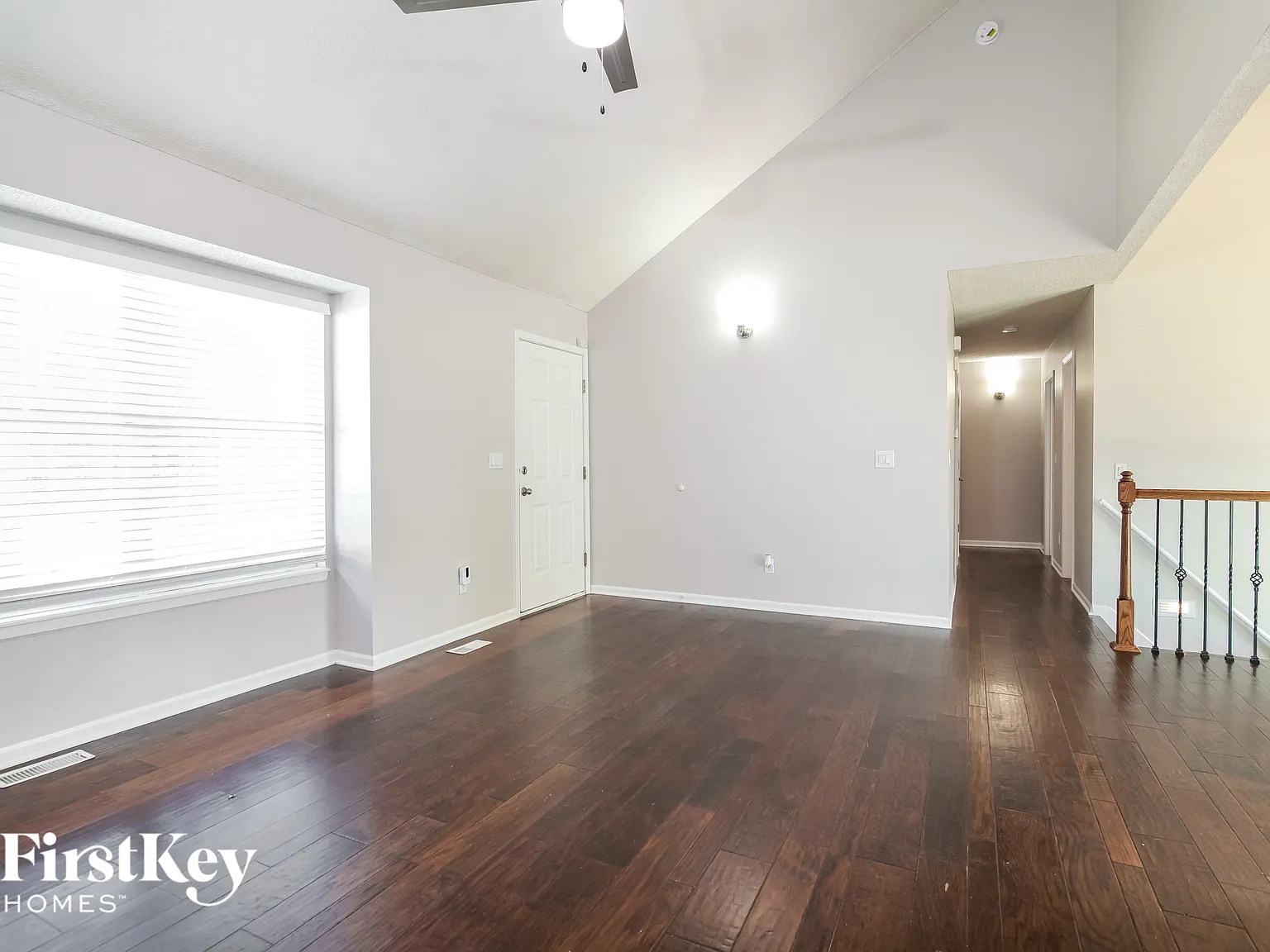 3 bed, 2.5 bath, 1700 sqft, $2,220 — Photo 3
