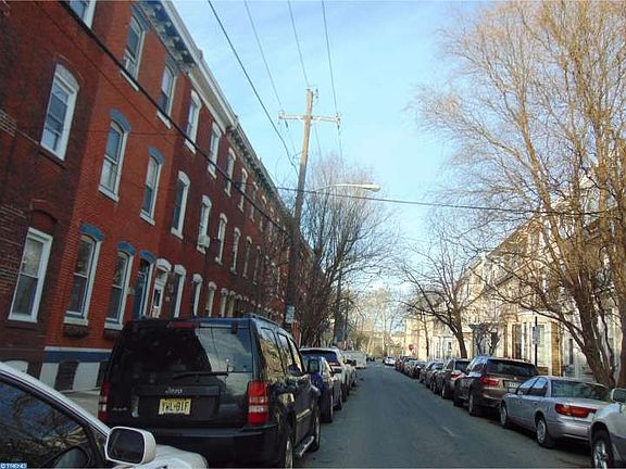 5th image of 2321 Catharine St