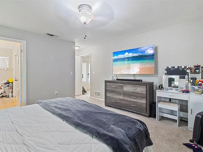 5776 Augusta Cir — Photo 15