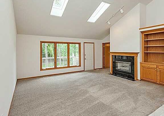 3rd image of 5595 Schweiker Dr