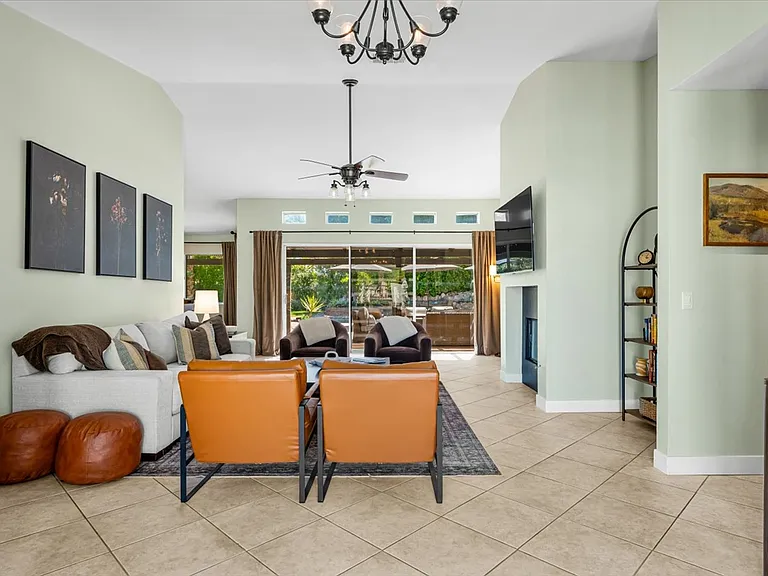39490 Regency Way — Photo 5