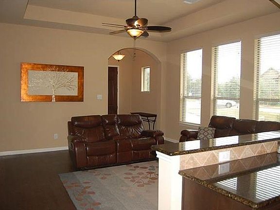 4th image of 208 E Adelanta Pl