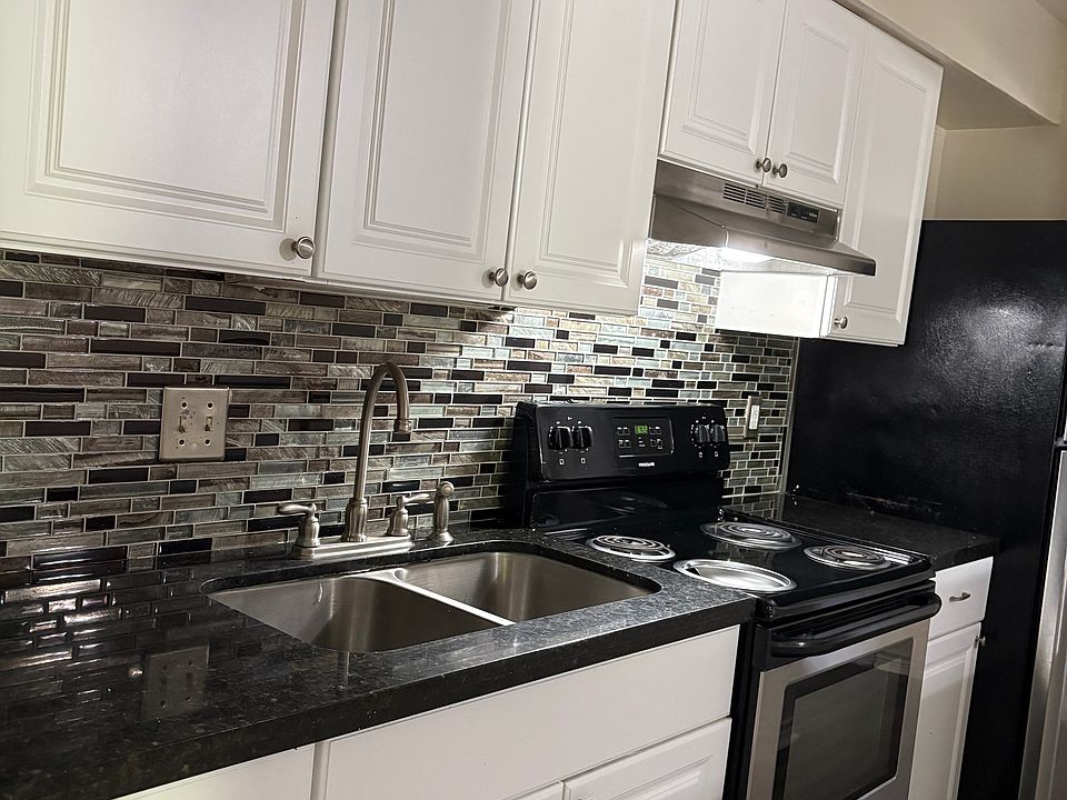 2nd image of 2919 Prairie Flower Cir #C