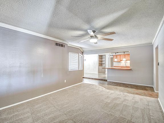 4th image of 2047 W Marlette Ave