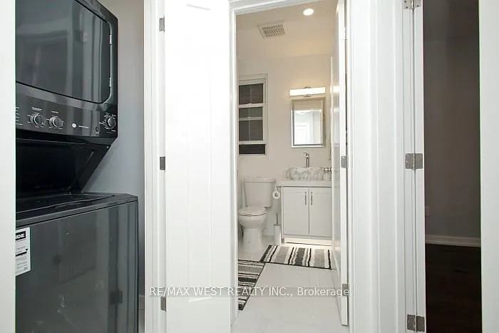 420 Annette St #UPPER LEVEL — Photo 17