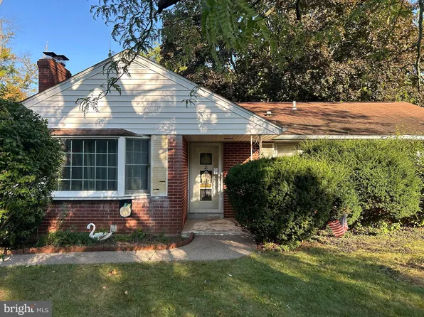 439 E Chestnut St, Souderton, PA 18964