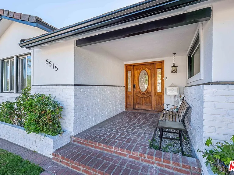 5515 Longridge Ave — Photo 9