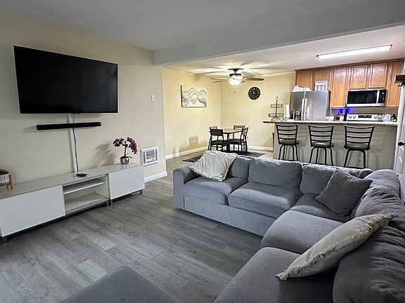 5th image of 3454 Castle Glen Dr Unit 115