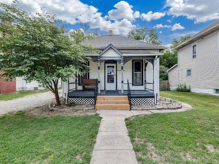 514 S Fern Ave — Photo 1
