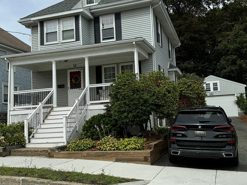 39 Bridge St #B