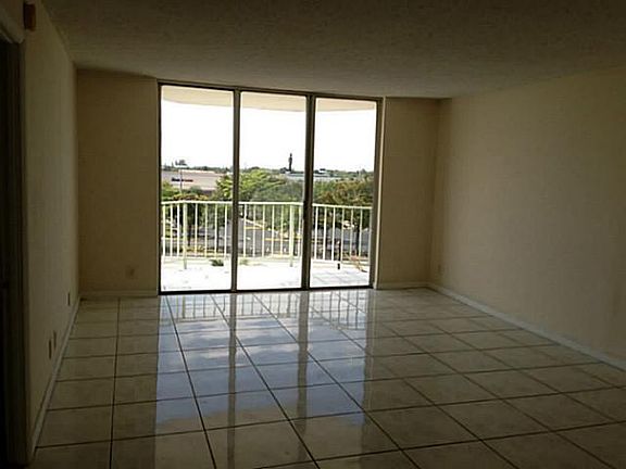 2nd image of 16710 NE 9 Av 408 #408