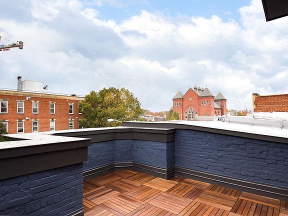 Private Roof Deck