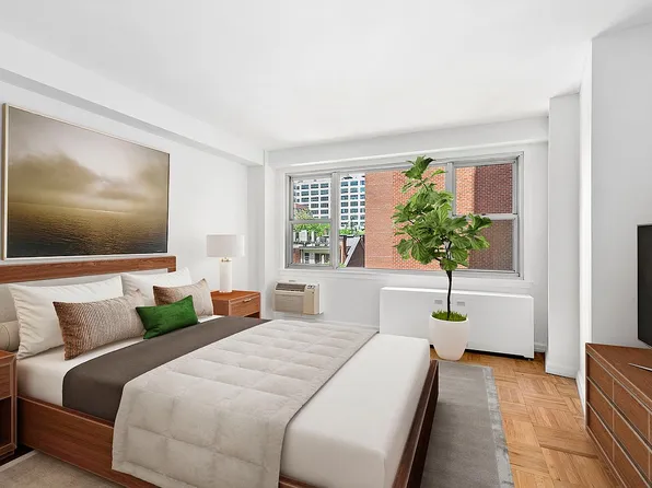 18 Charlton St Unit 5M, New York, NY 10014