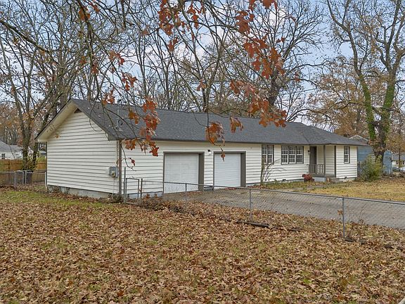 3rd image of 5013 Golfview Dr