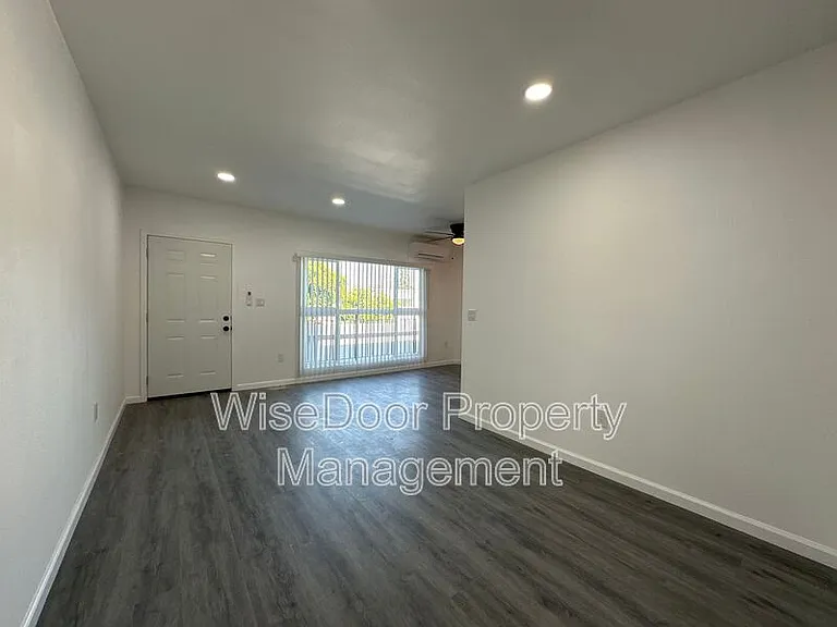 10392 Lampson Ave — Photo 10