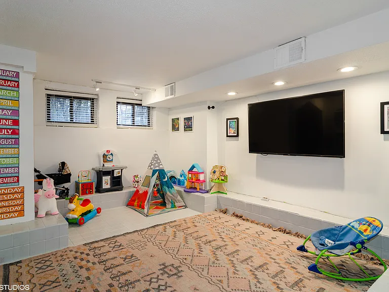 2232 N Seminary Ave #1 — Photo 13