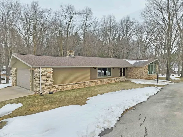 5454 Norway Dr, Pulaski, WI 54162