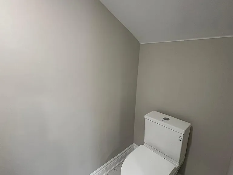 123 Charles St E — Photo 18