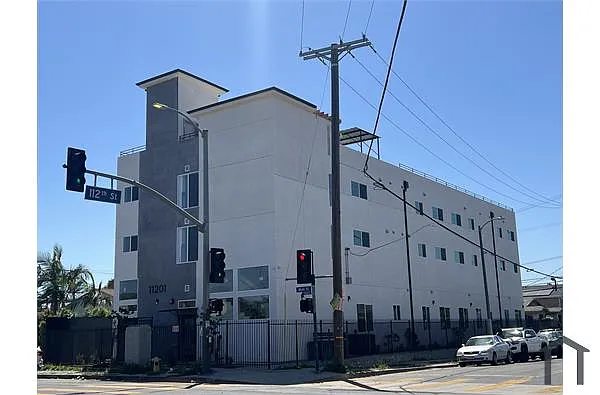 Building Photo - 11201 S Main St