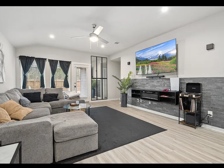 12817 Tokenhouse Ln — Photo 5