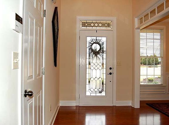 Vaulted Ceiling-Decorator Chandelier-Leaded Glass