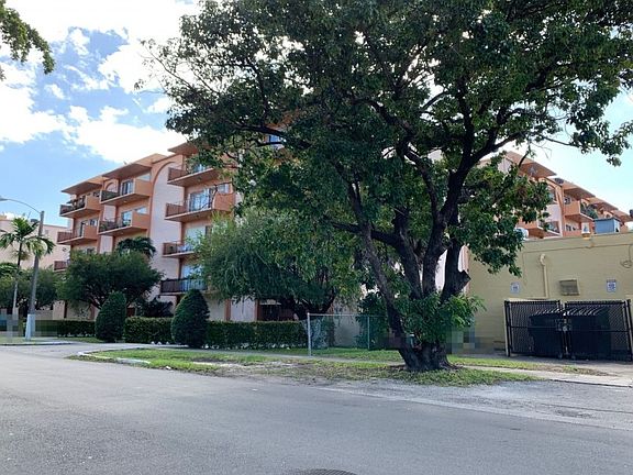 2nd image of 1950 W 54th St APT 401