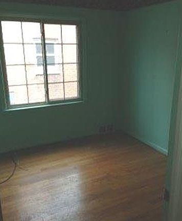 5th image of 23091 Forest Ave