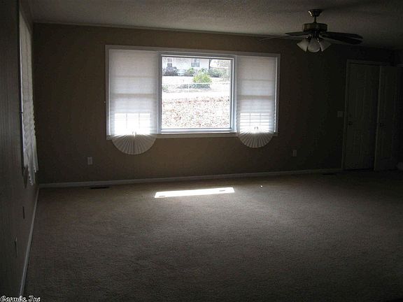 3rd image of 48 N Circle Dr