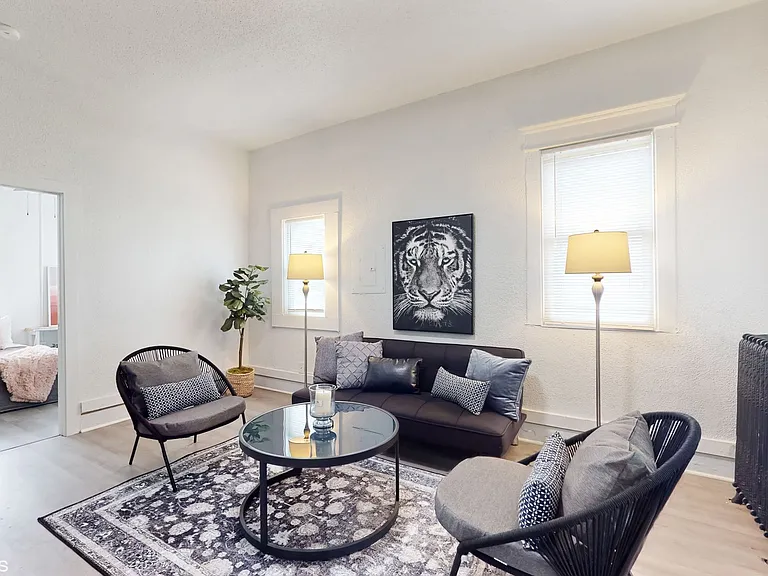 319 Franklin Ave — Photo 4