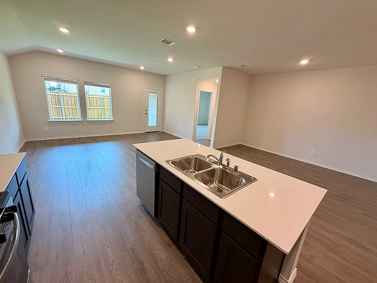 3334 Catamount Dr — Photo 6