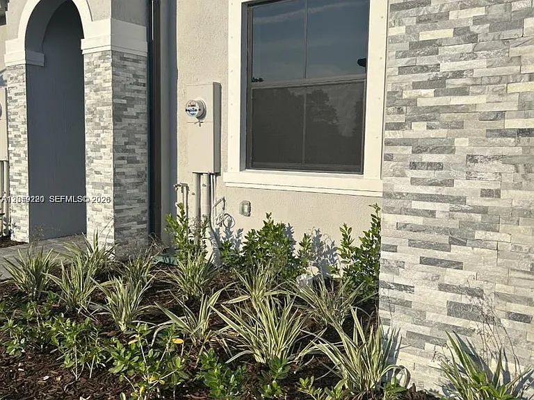 28481 SW 132nd Ct — Photo 4