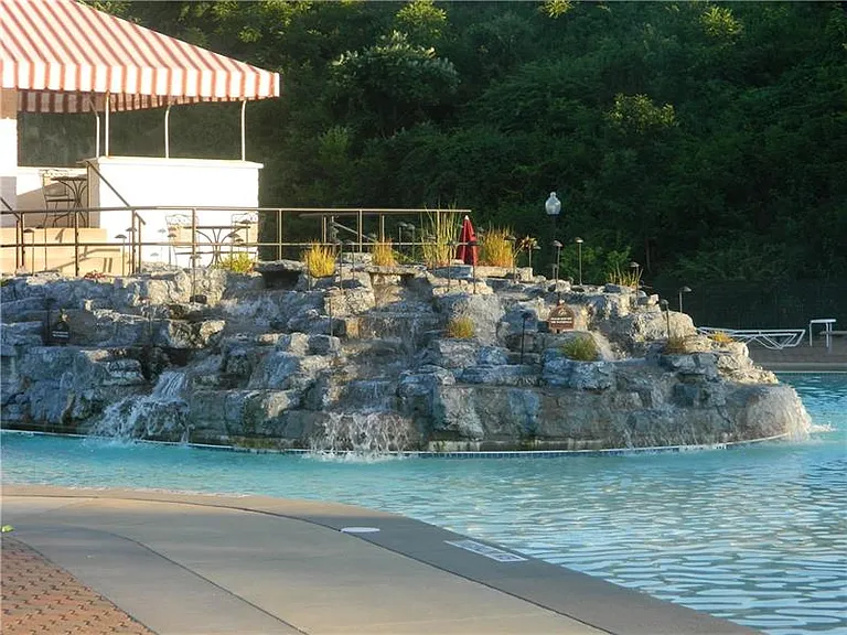 602 Pointe View Dr — Photo 15