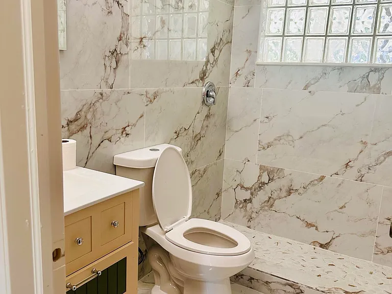 6245 Saxon Blvd — Photo 16