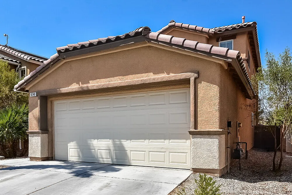 3 bed, 2.5 bath, 1876 sqft, $2,130 — Photo 4