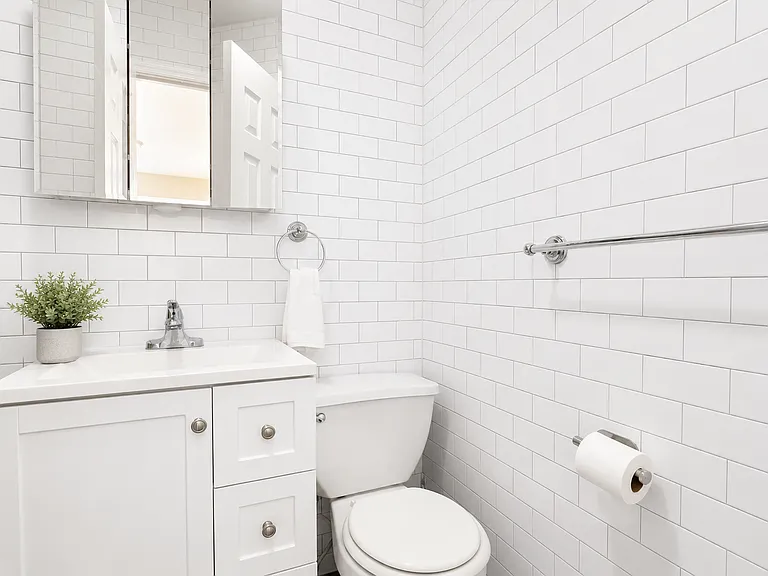 386 Manhattan Ave #18 — Photo 9