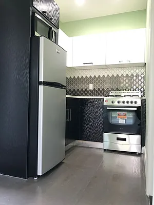 Rented by Really NY LLC | media 33