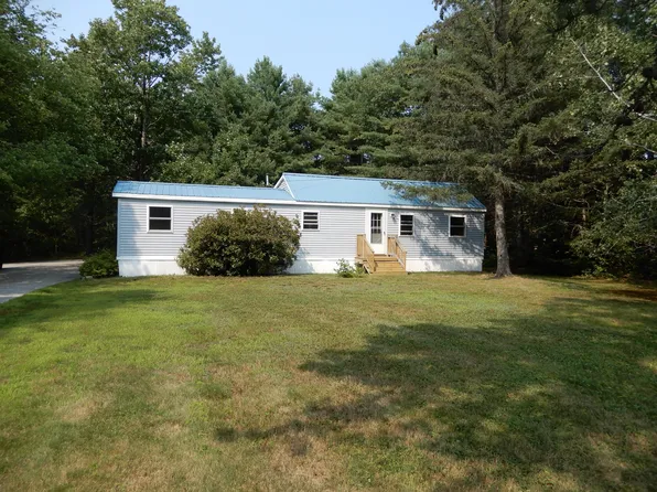 142 Plains Road, Hollis, ME 04042