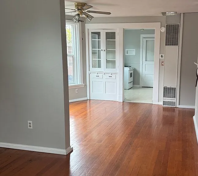 908 S 5th St — Photo 3
