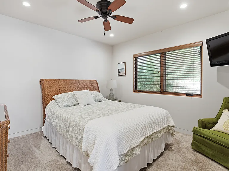 1320 Glorietta Blvd — Photo 33