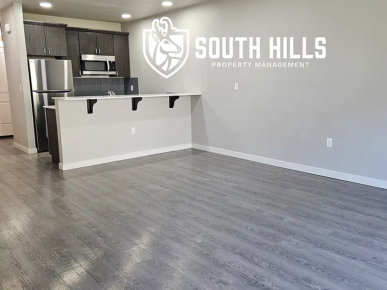 Summit Springs Townhomes — Photo 41