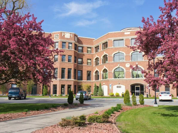 Courtyard at Highpointe