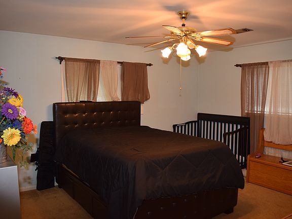 5th image of 2305 Sylvia St