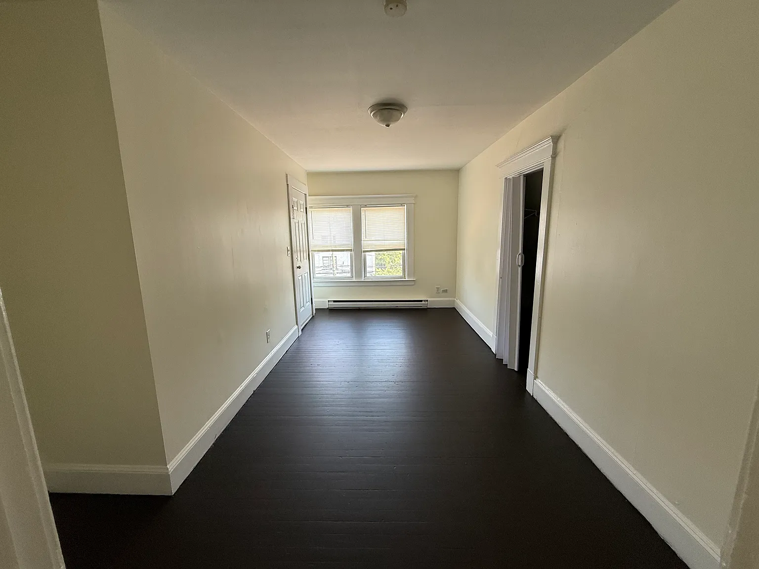 1 bed, 875 sqft, $1,400 — Photo 2