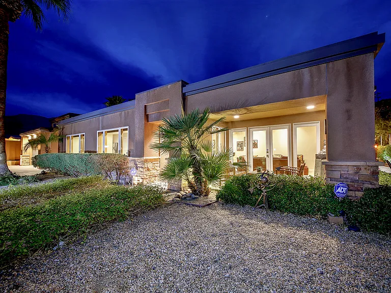 52883 Eisenhower Dr — Photo 43