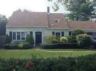 676 Whittier St, Westbury, NY 11590