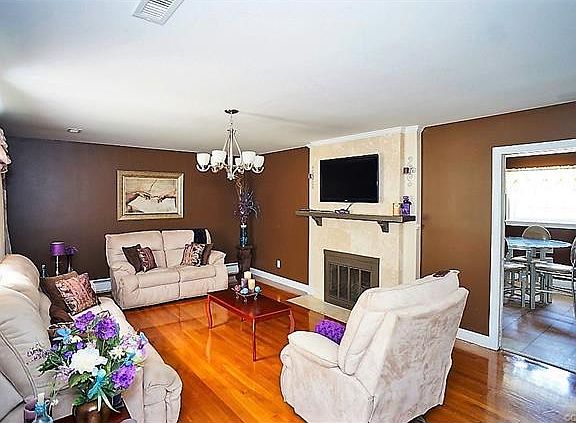4th image of 3307 Davison Ave