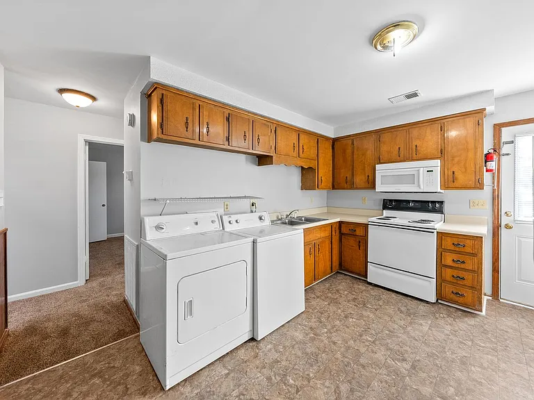 758C Bancroft Cir — Photo 35