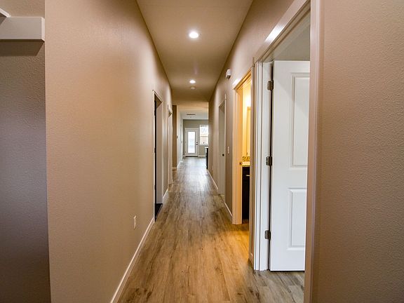 3rd image of 5534-5564 Skyline Rd S #5540